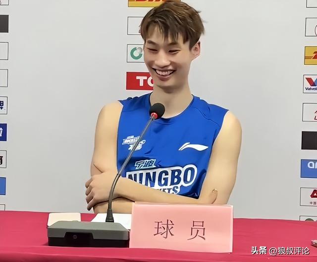 精致男孩！戴昊谈做美甲：我主动给教练看 他也挺喜欢表达了尊重