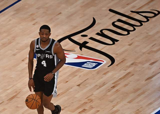 突发！福克斯取关马刺，字母哥交易倒计时，快船计划追求FMVP
