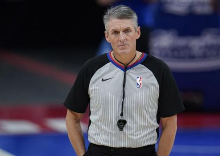 NBA官宣总决赛裁判大名单:福斯特托尼兄弟等四大名哨领衔