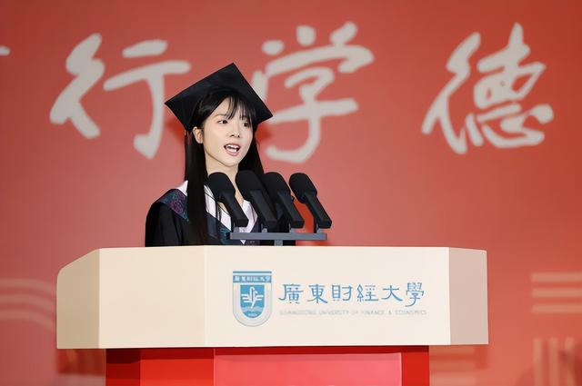 “南枝”毕业了!《给阿嬷的情书》主演李思潼现身广财毕业典礼;本人回应“金融专业跨界当演员”:金融的理性思维,更能看清现实的复杂