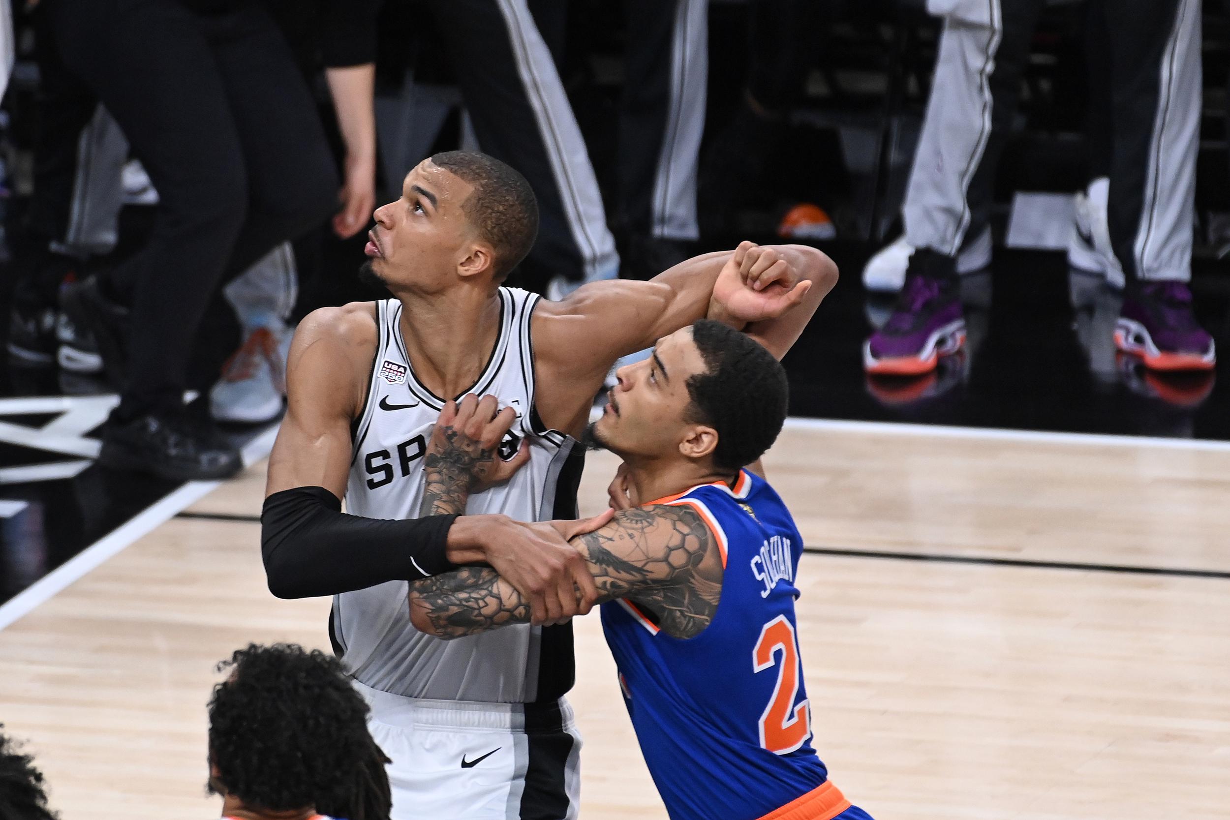 拿下NBA总冠军的纽约尼克斯队，还是联盟赚钱高手