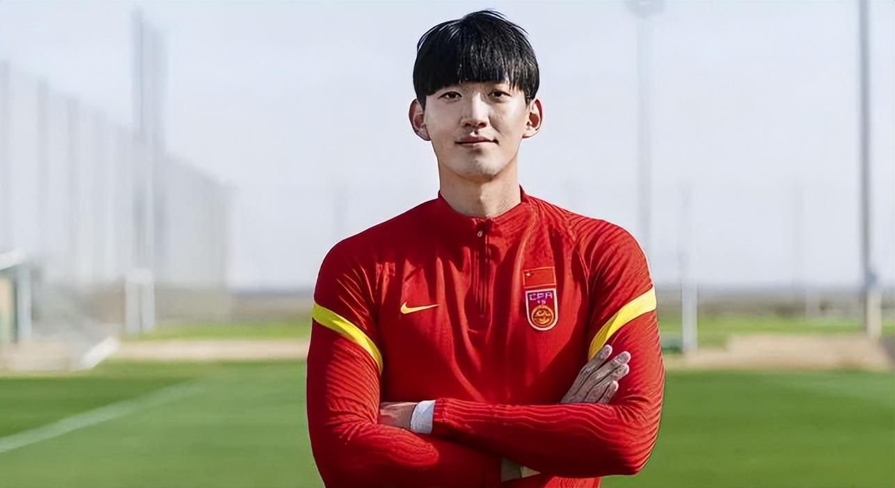 不是李昊也不是闫炳良!他才是国足颜骏凌最佳接班人,值得期待
