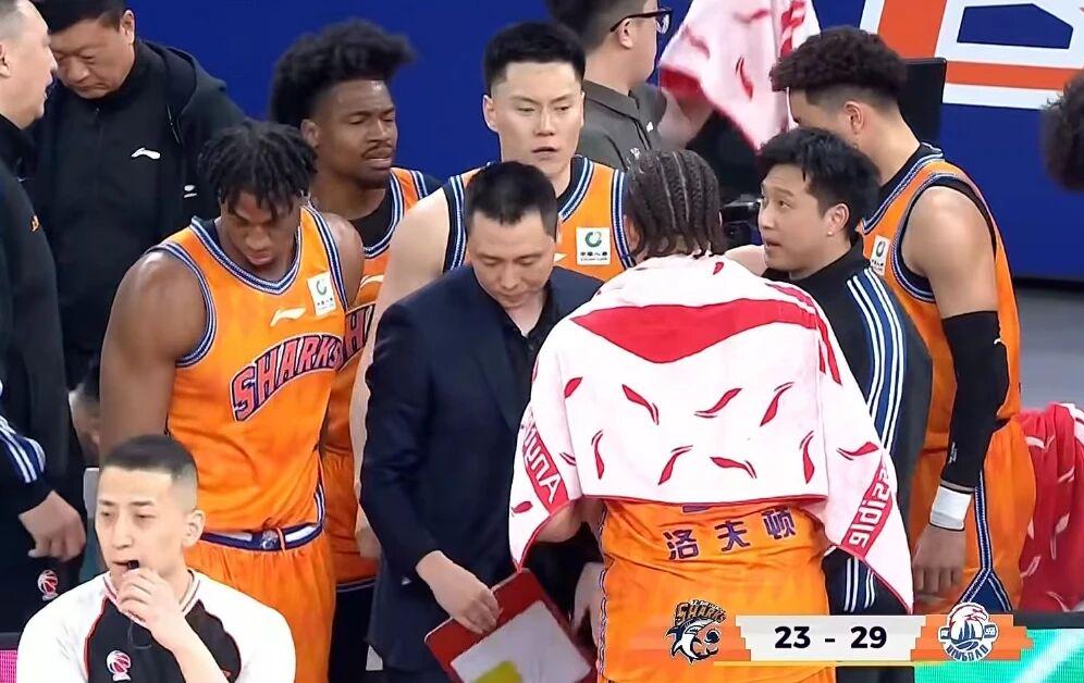 上海男篮200万美元续约古德温 怀特塞德新签约,卢伟爱将赴美特训