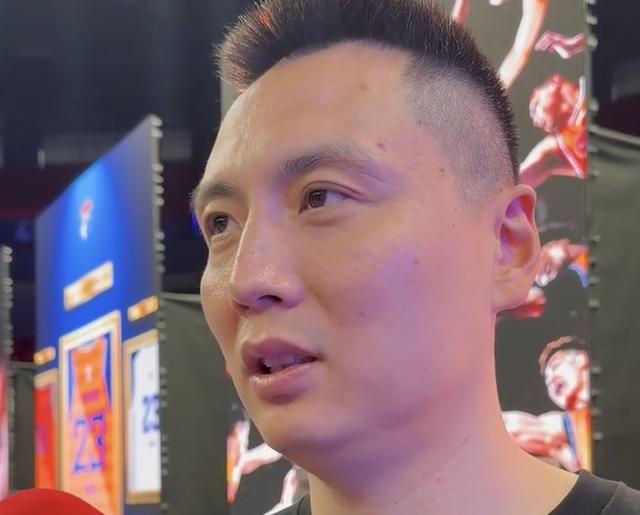 卢伟:球员放假三周至1个月,今年夏天还有很多问题需要打磨