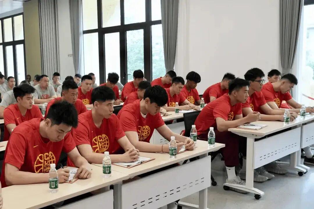 再开会,中国篮协为中国男篮定目标