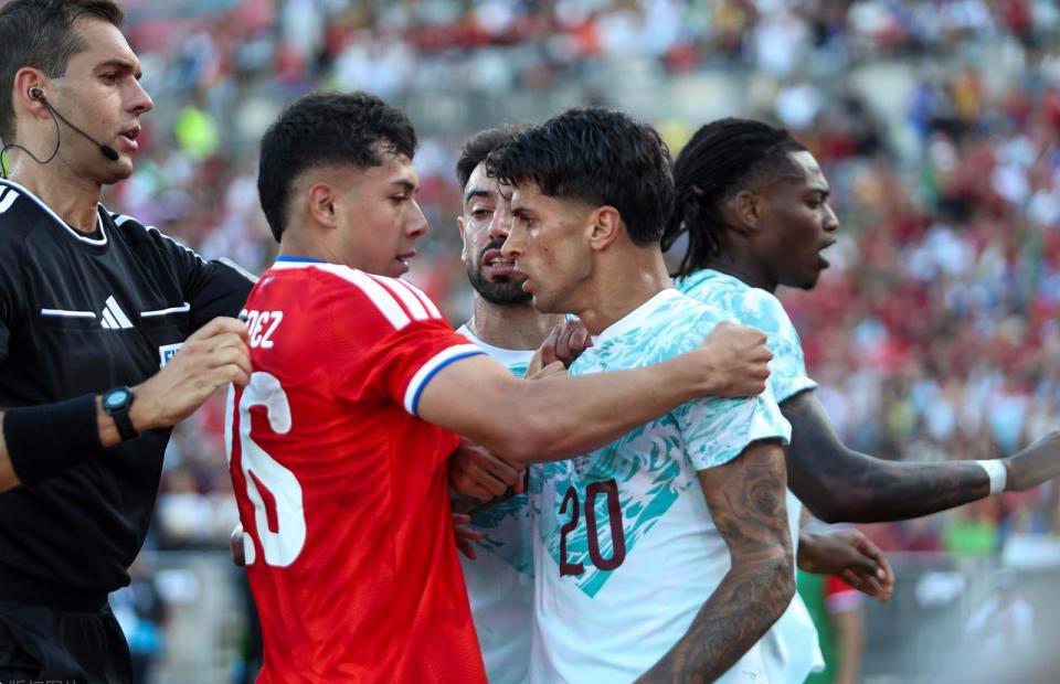 葡萄牙热身赛打架 5000万飞翼5次怒推+拳击对手染红 恐遭FIFA追罚