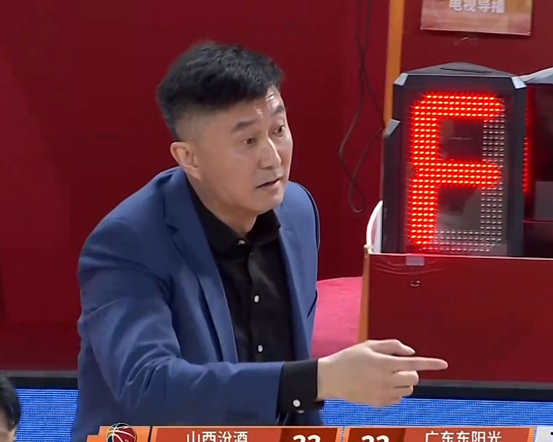 宏远速递!杜锋22天10场活动,朱芳雨压价王少杰,周鹏有望回归