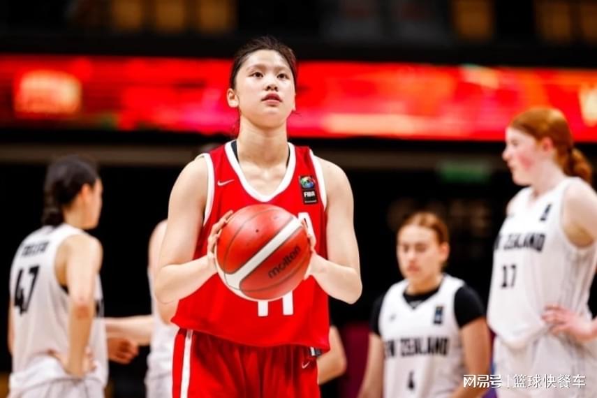 85比61狂胜24分!女篮热身赛斩获开门红:小李梦砍30分5板4断