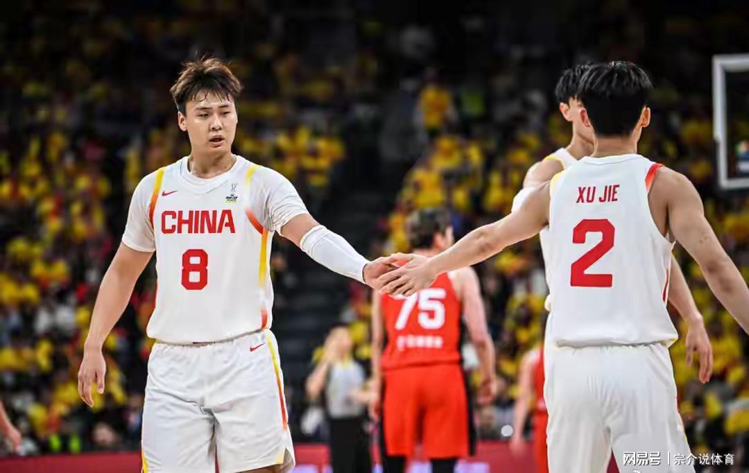 中国男篮公布最新大名单,周琦赵睿张镇麟缺席,郭指导派出奇兵