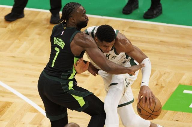 NBA流言汇总:雄鹿绿军围绕字母谈判 布朗去第三方