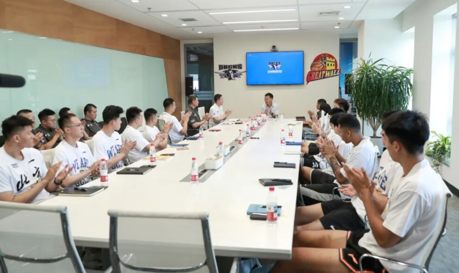 北京官宣夏训首日!全队开会,李楠已上任,翟晓川赵睿等主力都在