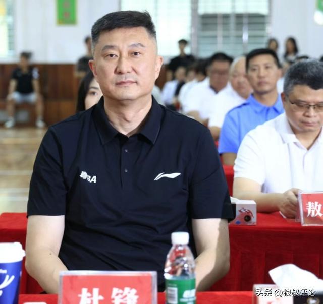 身兼多职引关注!杜锋未回归广东率队训练事出有因 续约仍未有进展