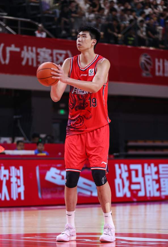 令人遗憾!徐昕无缘征战NBA夏联,原因曝光,球迷惋惜,杜锋躺枪