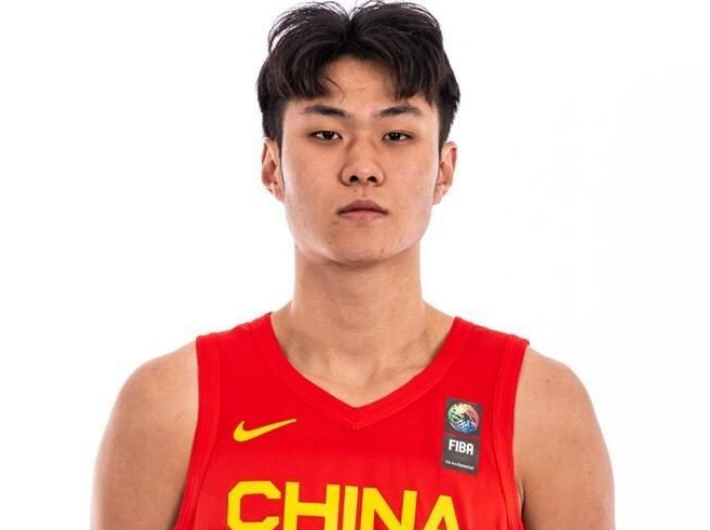 险被NBA选中!国手王浩然进入国王次轮选秀考察名单 曾打爆哈珀