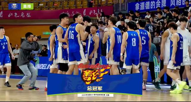 逆转夺冠!广东三巨头真猛,小徐杰34+9,王洪泽2双,杜锋偷着乐