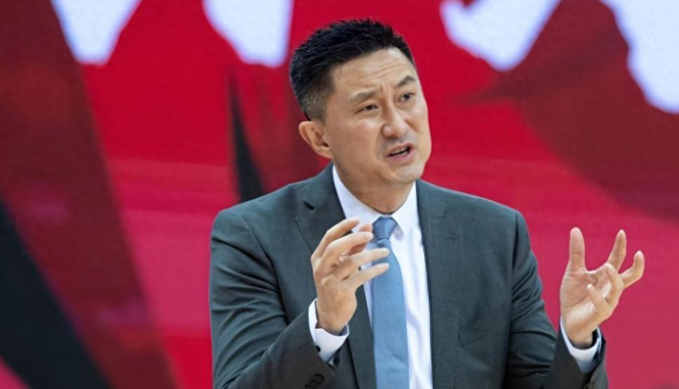 广东男篮用不好的球员,却能在国家队大放异彩,杜峰究竟输在哪里