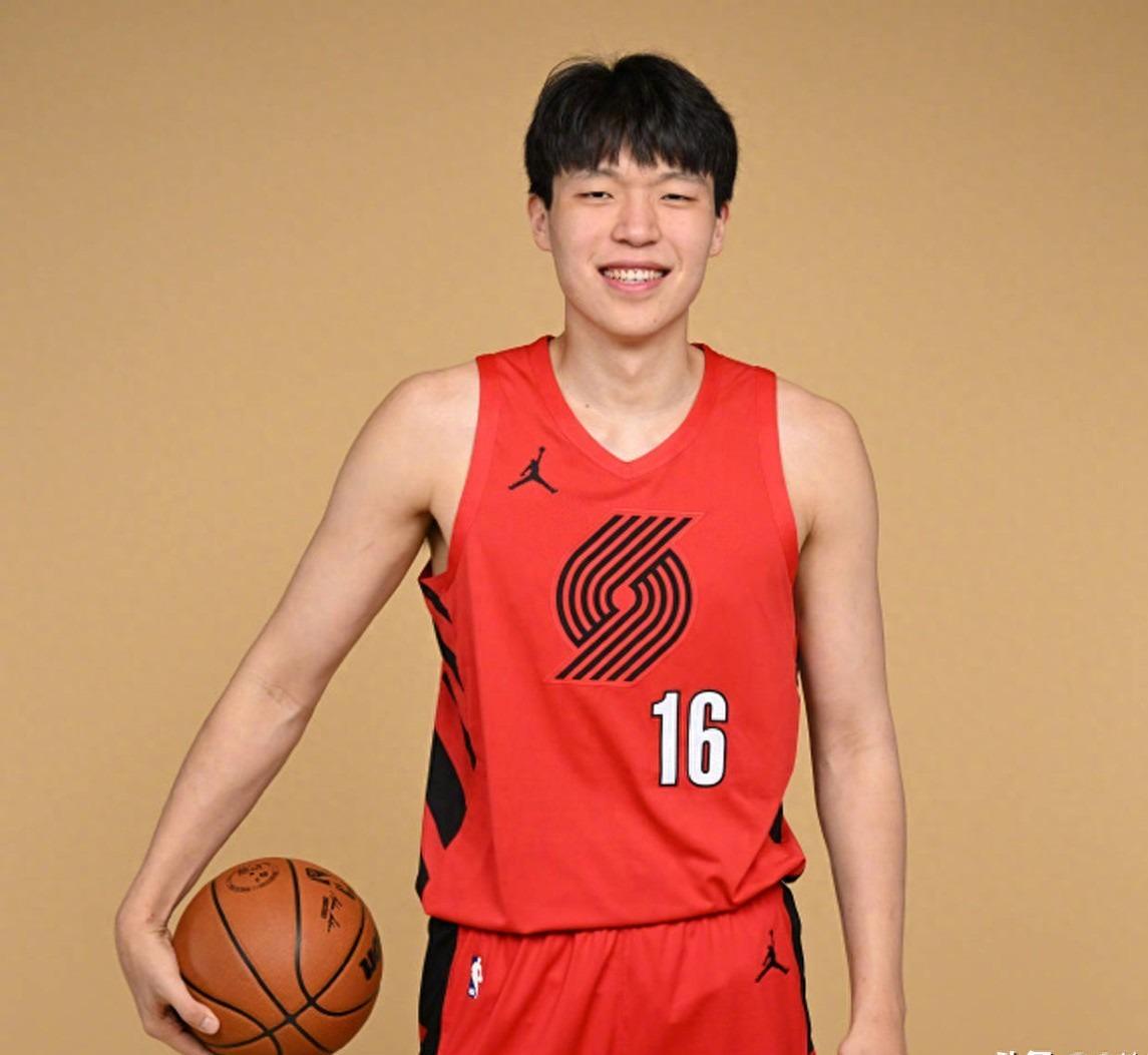 中国队拿下两连胜!男篮65