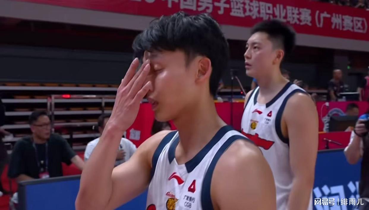 又一个NBA级后卫？广东暴力双能卫打出身价，男篮未来最强一号位