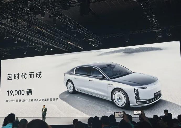 1.5T增程卖百万?这辆被全网嘲笑的车,9个月连续销冠