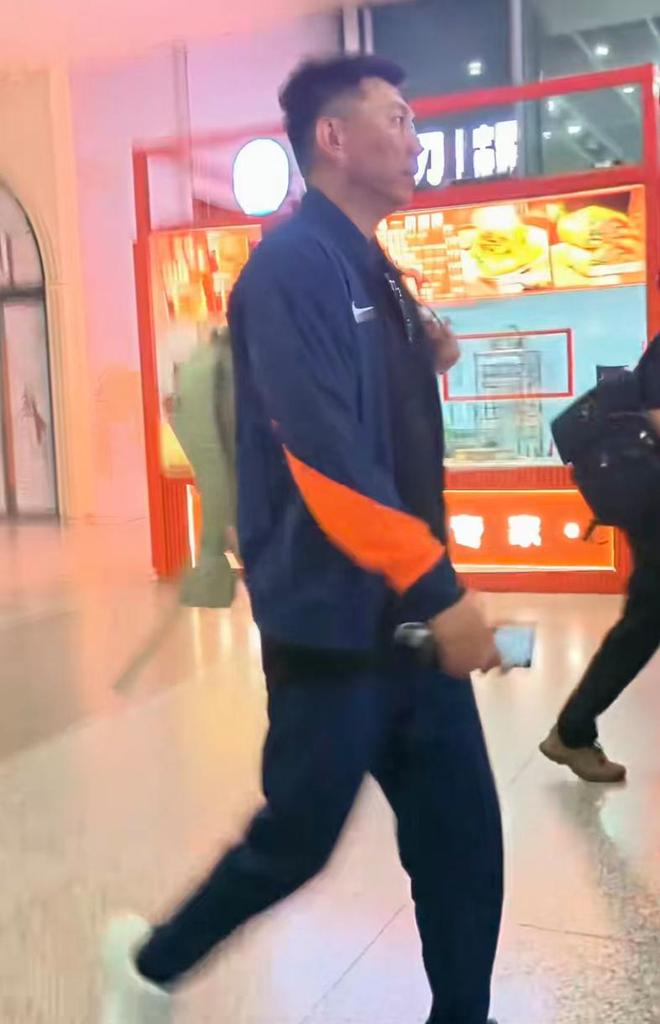 三大电视台直播鲁沪大战!五大外援+谢买出征!球迷:泰山就会欺负海港