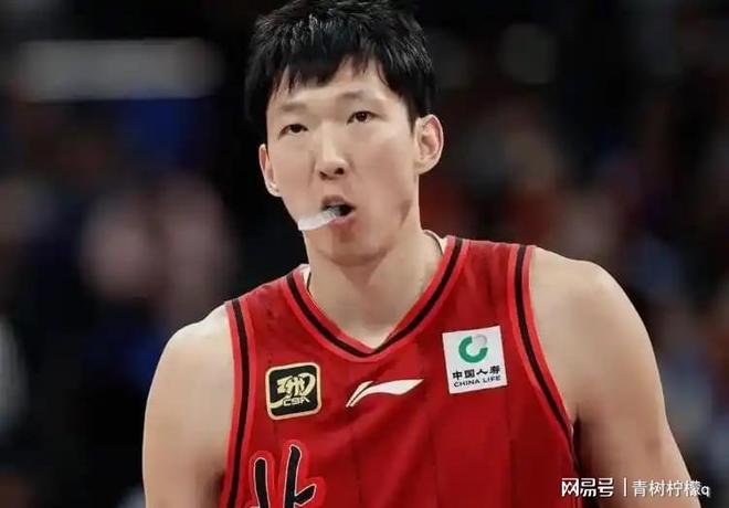 美股全线低开，道指跌超350点！沃尔玛跌超9%，SpaceX跌超3%，中概股普跌！比特币涨超10%，空头被“打爆”，超19万人爆仓丨美股开盘