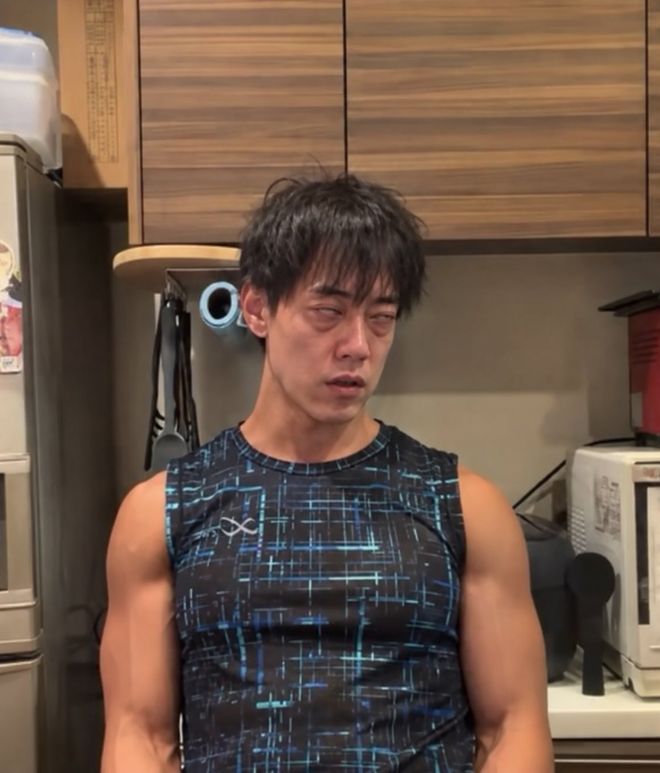 开油车的突然笑了,开电车的真要慌了!2026油电新政落地实锤!税费规则都要变了
