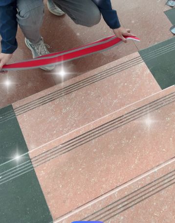 连这都偷?老厂房楼梯的黄铜防滑条被人盯上,小偷连夜“扫楼”低价变卖,杭州警方火速将人抓获