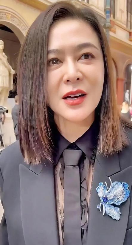 深中送考家长对着镜头为儿子“许愿”：他很想和许昕打一场球