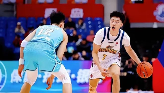 19岁天才34分钟戴帽！AC米兰4