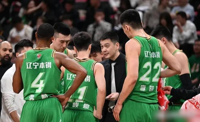 成都舞厅真实内情：200元一小时，吃饭逛公园看电影样样配齐