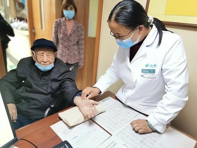 医生再次提醒:明年开始,83岁以上长者请提前做好这2项生活准备