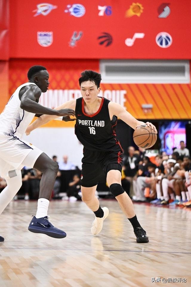 杨瀚森夏联首秀12分9板4助!媒体人:表现出来的东西比国家队要多