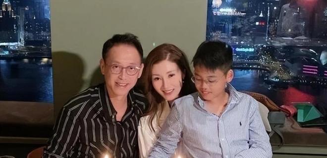 追平阿根廷不久,瑞士1人被罚下