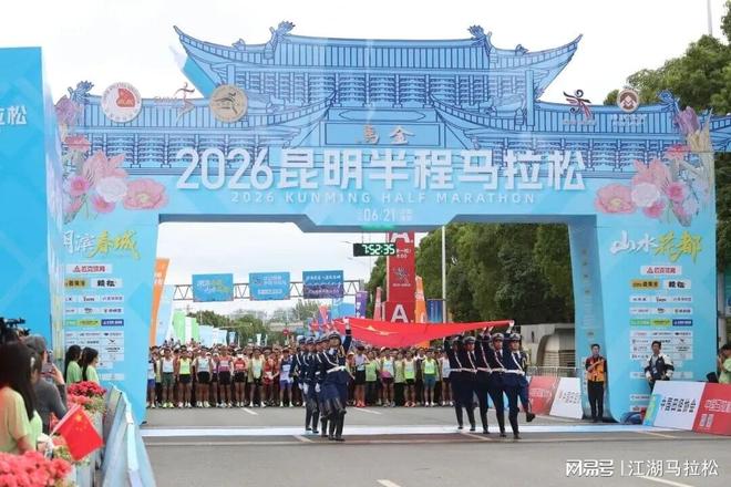 美股芯片股深夜全线大跌，费城半导体指数跌超6%，中概股普跌，百度集团跌超11%，金银跳水