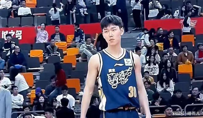 试训同曦男篮!李奕臻或被广东队清洗,朱芳雨至少裁掉3人?