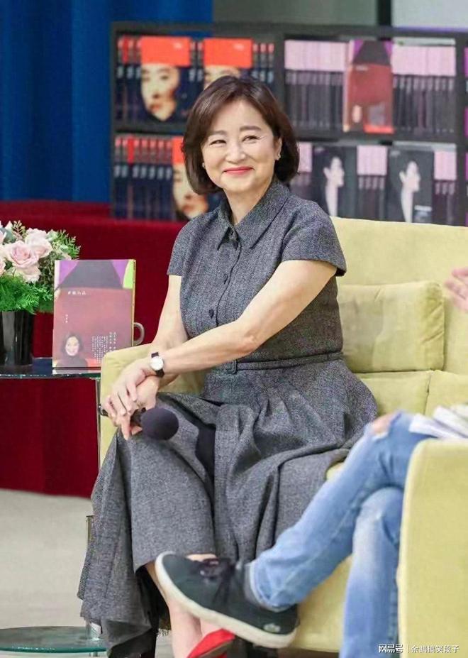 事发上海市区！黄鼠狼频繁出没，专往私家车里钻，发动机盖板被咬出大洞，还啃断线路、放臭屁