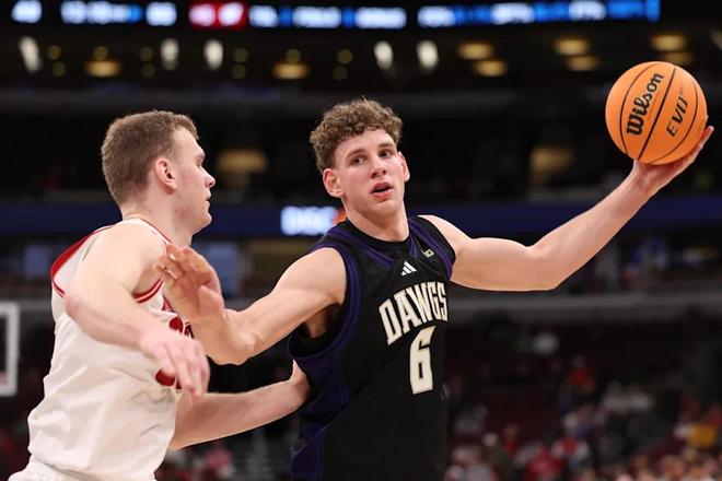 NBA夏联:爵士加时1分险胜老鹰 榜眼彼得森首秀28+8失误