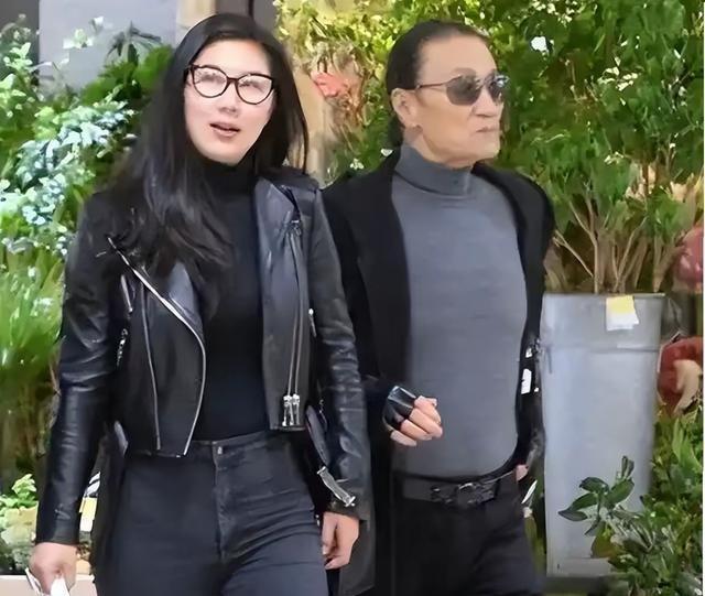 陪谢贤走过整整十二年,四十一岁Coco独身定居上海,她坦言如今怕是很难再对谁动心