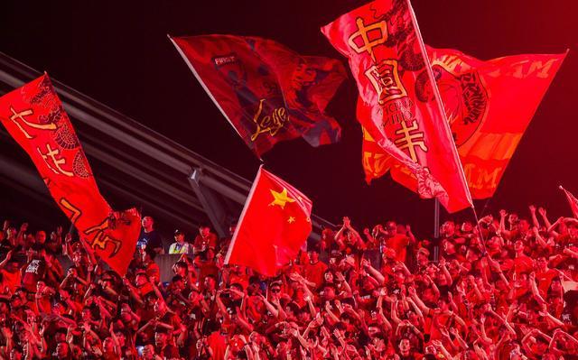视频｜2025北马开跑！3万余名选手从天安门广场出发