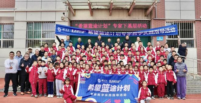 真是没想到！卸任篮协主席仅1年，45岁姚明近况曝光！原来易建联3年前的那句评价早就说对了
