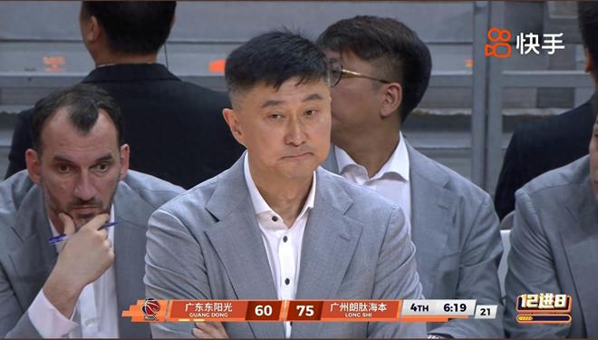 中国男篮21人集训名单揭晓！杨瀚森领衔，胡明轩周琦张镇麟落选