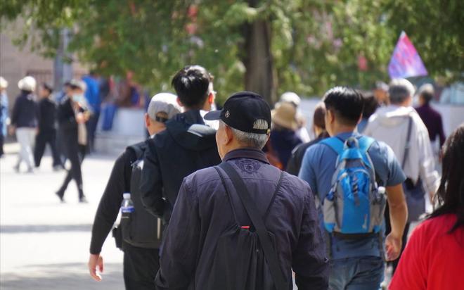 马刺1比4不敌尼克斯获得总亚军,输掉的四场比赛三要素完全相同