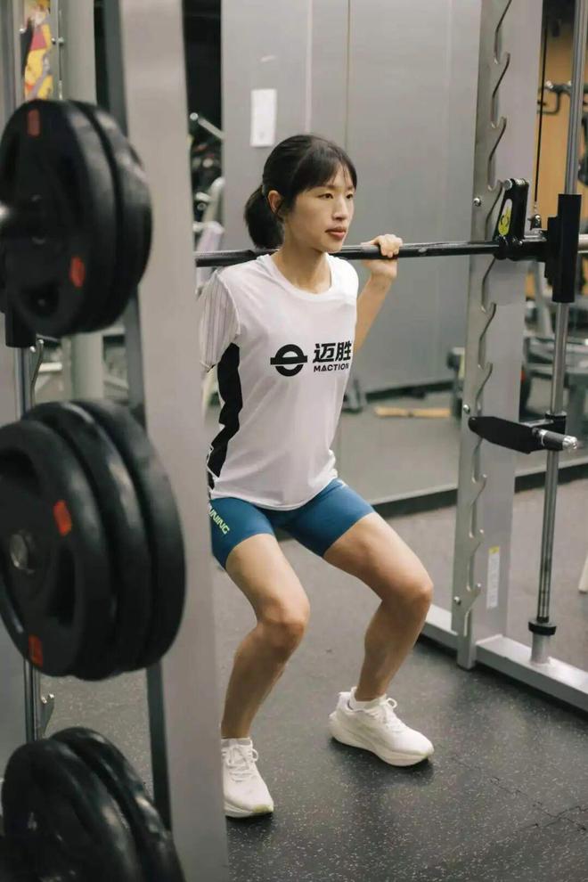 伊埃拉送蛋逆转佩古拉夺冠排名首进TOP20,张帅和袁悦也成飒女郎