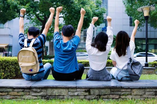 艾滋高发,两个群体正在"破防"!身体有艾滋,4个信号很明确