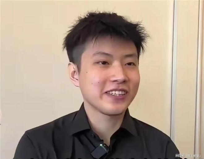 5万英镑拜师被拒收！赵心童找塞尔比学防守，塞大师一句话戳穿斯诺克江湖5万英镑递出去，对方摆手说不要