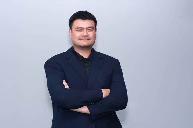 抵达北京,姚明官宣,正式上任,亮相新岗位,亲自督战
