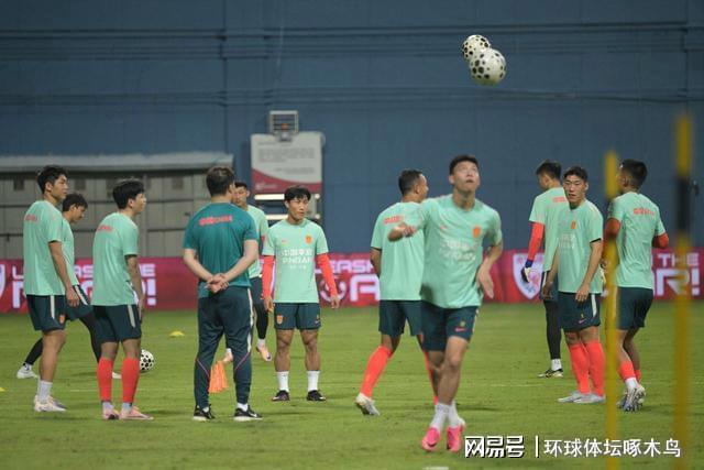 记者：斯普利特公牛年薪约700万美元，远高于开拓者开的100万