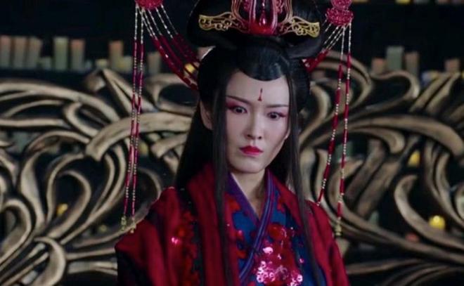 李梦,靠疯批反派升咖不丢人