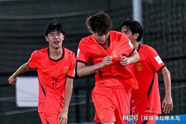 记者：斯普利特公牛年薪约700万美元，远高于开拓者开的100万