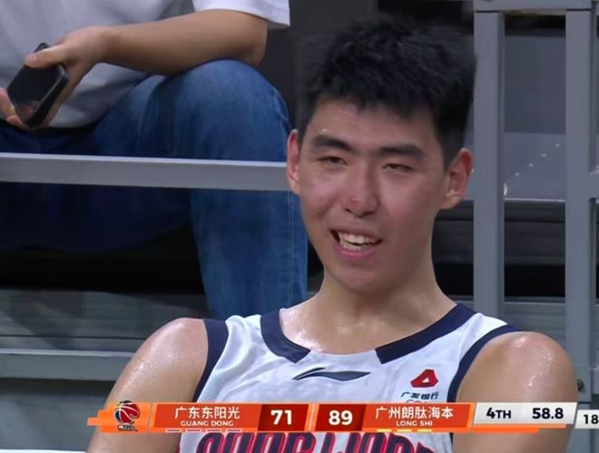 【观察】贺希宁夺MVP:用坚持浇灌出的花